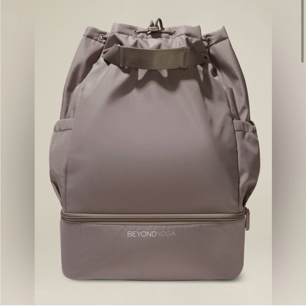 NWT Beyond Yoga Convertible Gym Bag